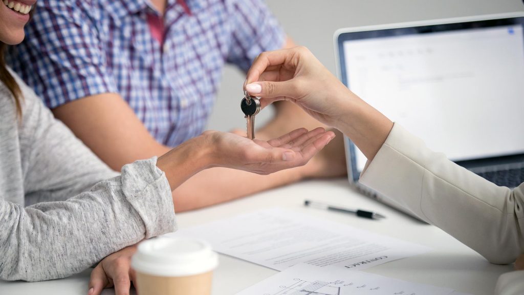 Consejos para invertir en vivienda en España ClickProp